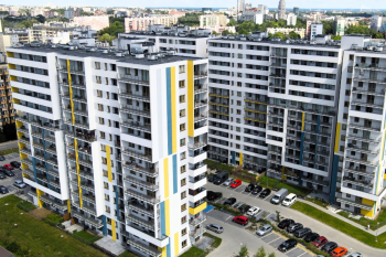 Lokal usługowy na osiedlu: własność czy najem?